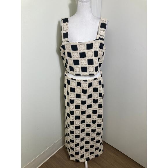 Aureum Black and Cream Crochet Top and Skirt Set Sz Large - Picture 1 of 3